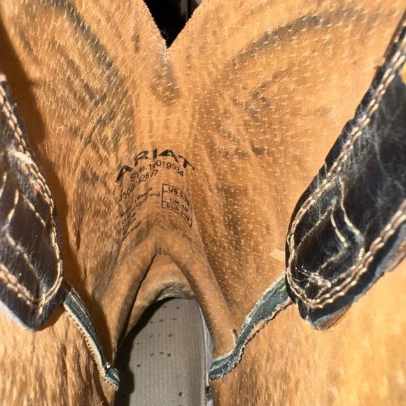 Black and Red Women’s Cowboy Boots - Picture 9 of 16